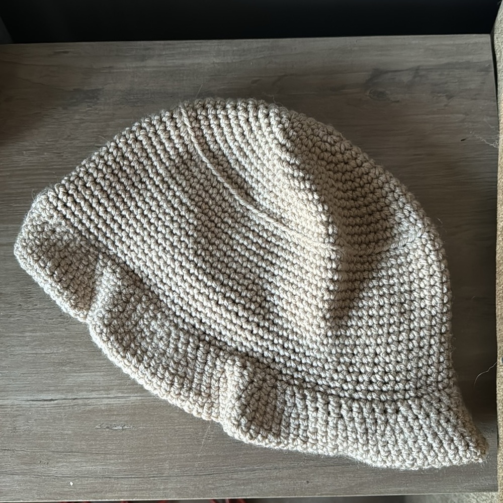 Crochet bucket hat - Picture 2 of 4